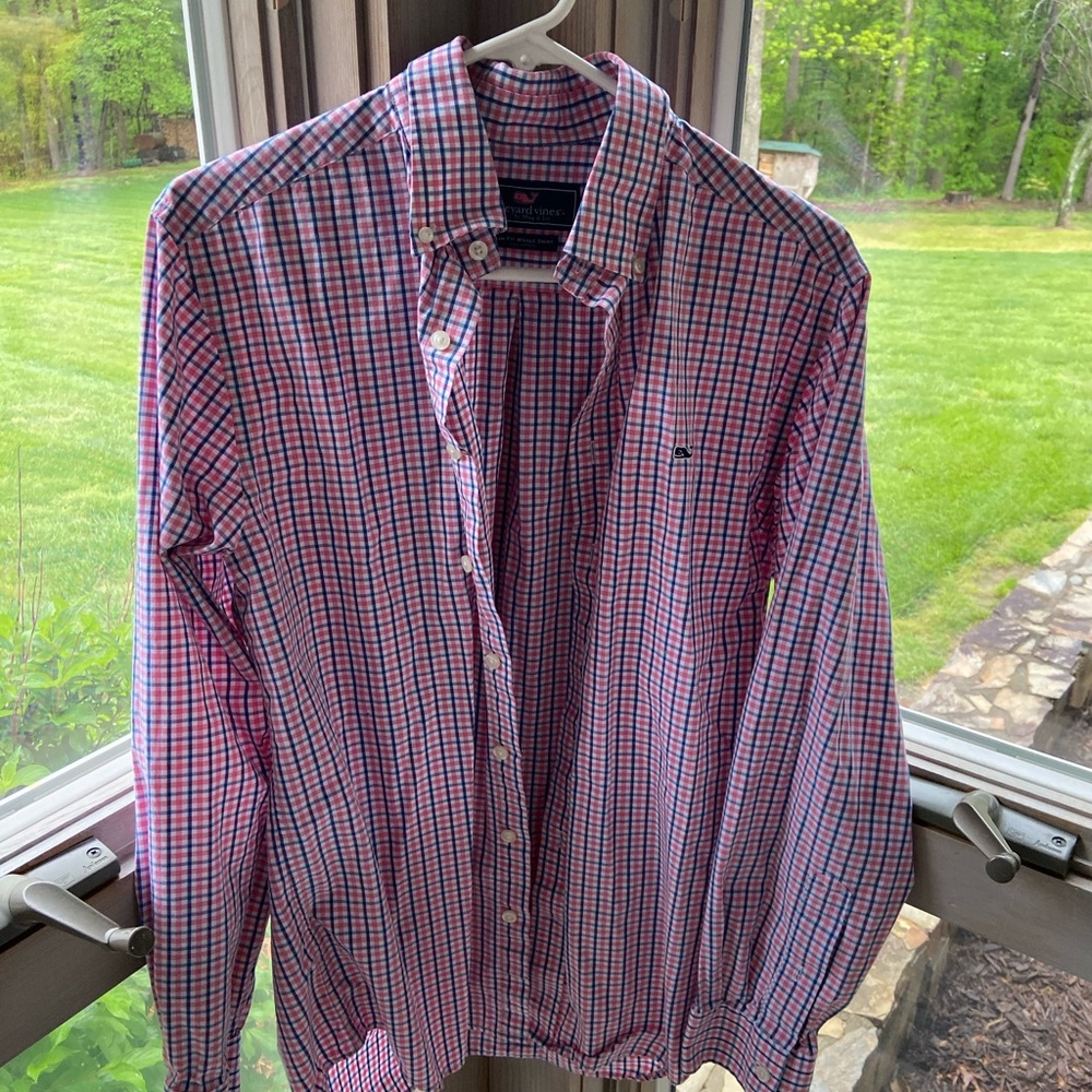 VV button down - Picture 1 of 1